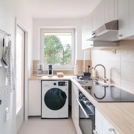 Studioapartment Mit Kueche Und Grossem Balkon