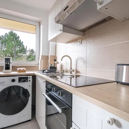 Studioapartment Mit Kueche Und Grossem Balkon Appartement
