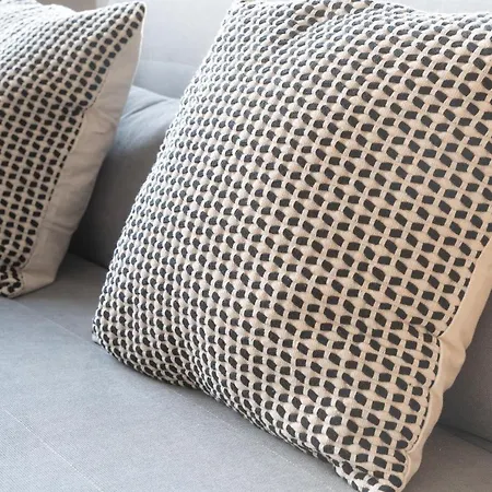 Studioapartment Mit Kueche Und Grossem Balkon Lägenhet