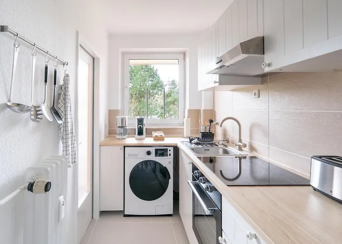 Studioapartment Mit Kueche Und Grossem Balkon