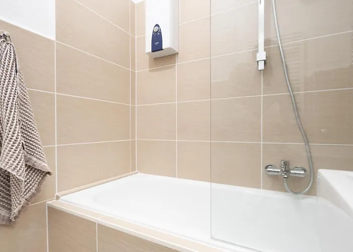 Studioapartment Mit Kueche Und Grossem Balkon